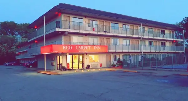 RED CARPET INN LOUISVILLE NORTH -Jeffersonville In Main image