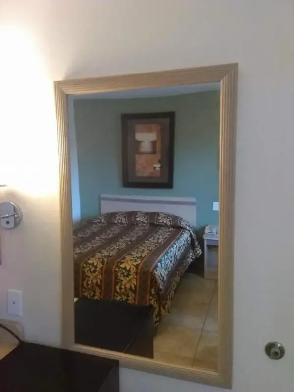 RED CARPET INN LOUISVILLE NORTH -Jeffersonville In 6