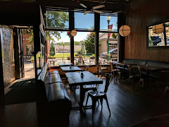 Irish pub near RED CARPET INN LOUISVILLE NORTH -Jeffersonville In